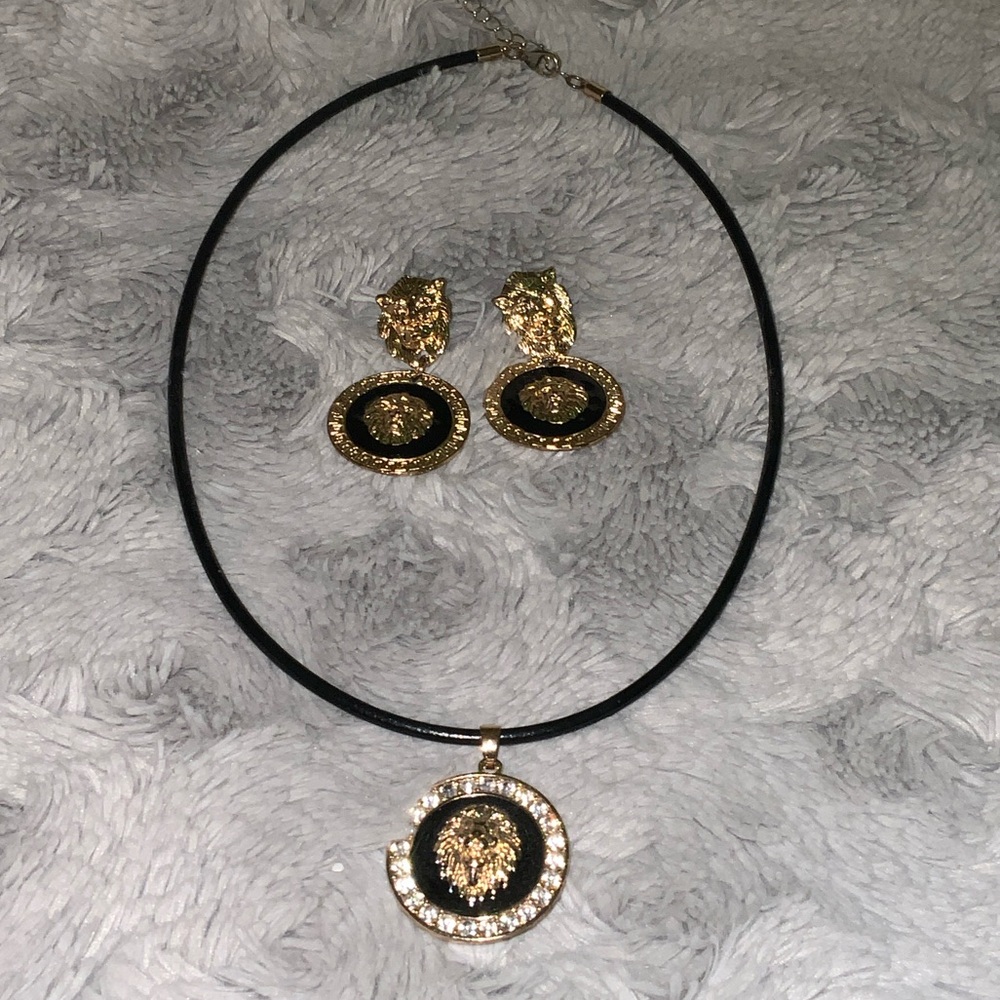 Elegant Gold accent &  Black Lion Jewelry Set